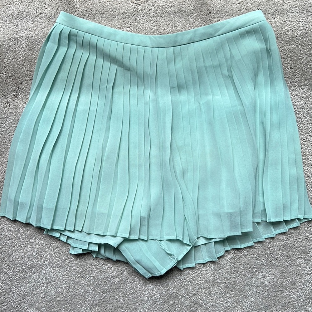 TOPSHOP teal, pleated shorts